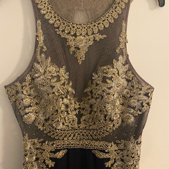 Prom Dress!! - Picture 2 of 8